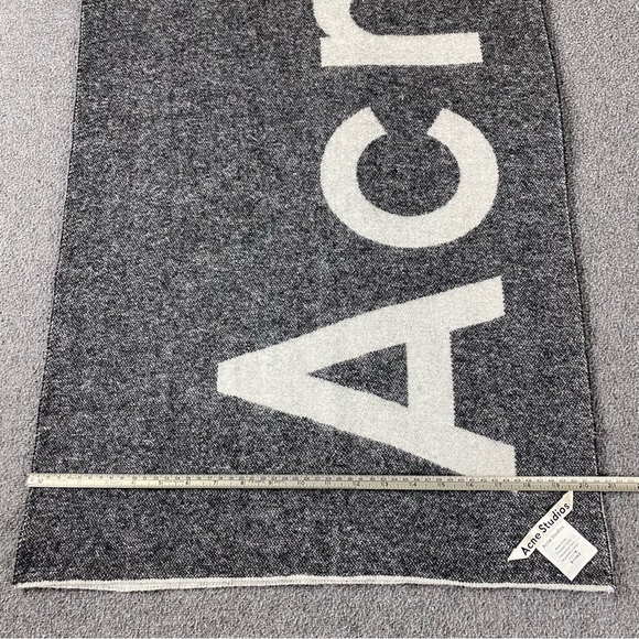 ACNE STUDIOS Gray Jacquard Scarf Rectangular - Picture 12 of 13